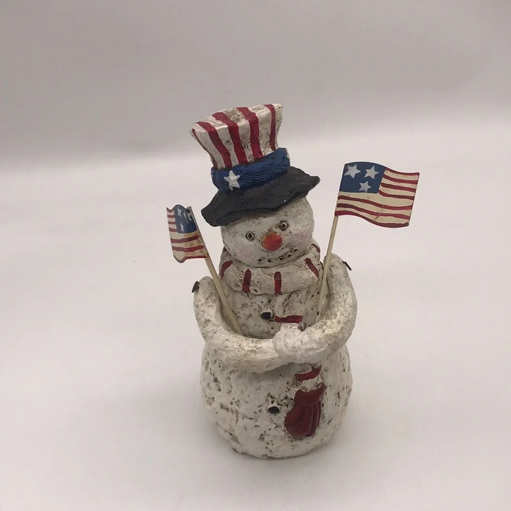 Vintage Patriotic Distressed Resin Snowman Figurine Holding American 🇺🇸 - Picture 7 of 8